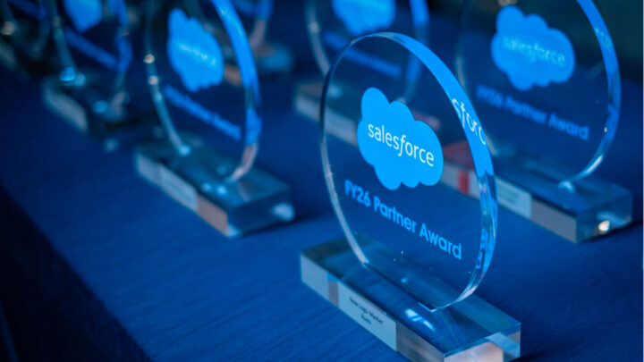 Arsenalia with Amplize vince nella categoria MuleSoft Excellence Award al Salesforce Partner Summit 2026.
